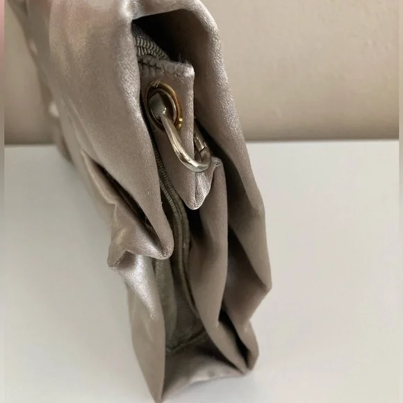 NWT BCBGMaxazria BCBG Satin Bow Clutch Purse Handbag Bag Gravel White Gold Y2K - Picture 5 of 9